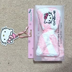 Viral Hello Kitty x Creme Shop Limited edition Sweet Stripes Plush Spa H…